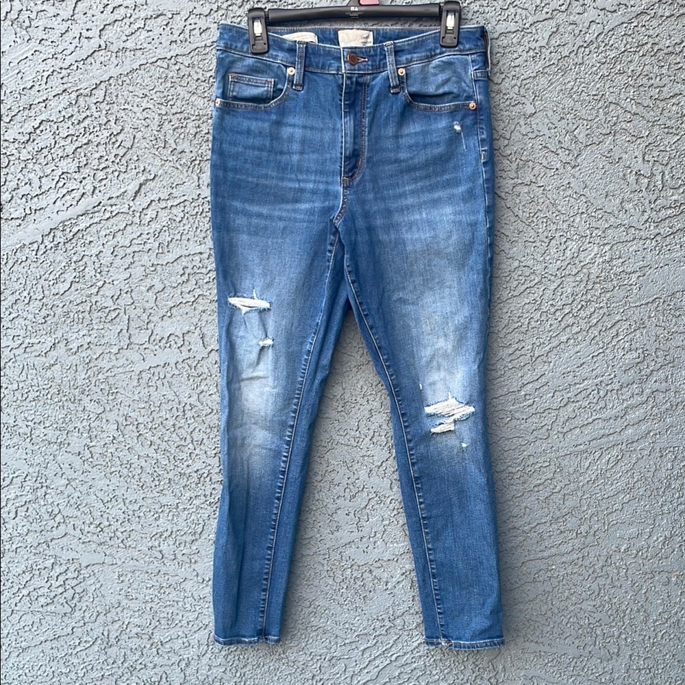 Universal Threads Distressed High Rise Skinny Jeans Women’s Med Blue Size 10/30R